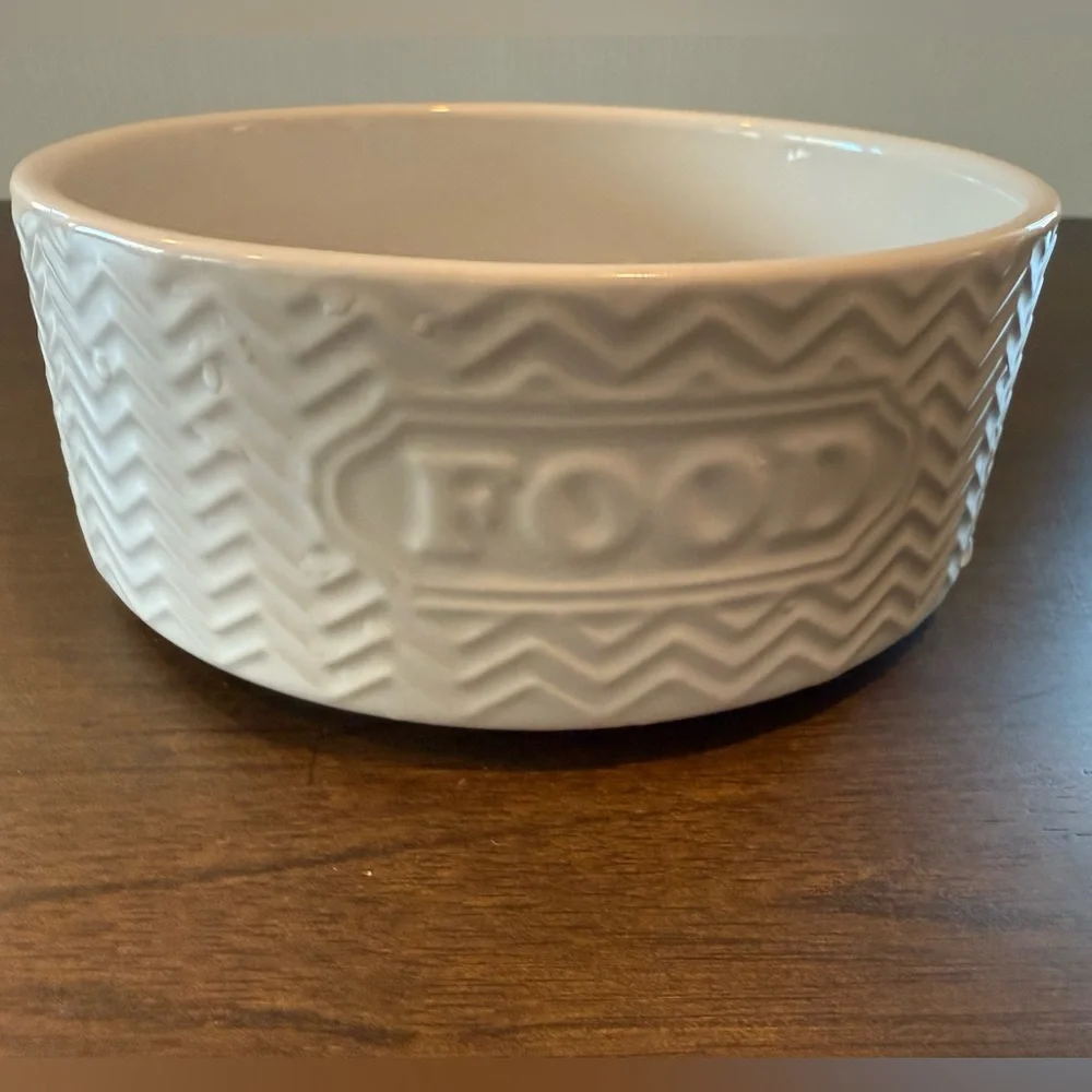 SIGNATURE White Ceramic Pet Food Bowl